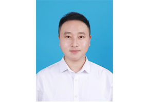 李波  